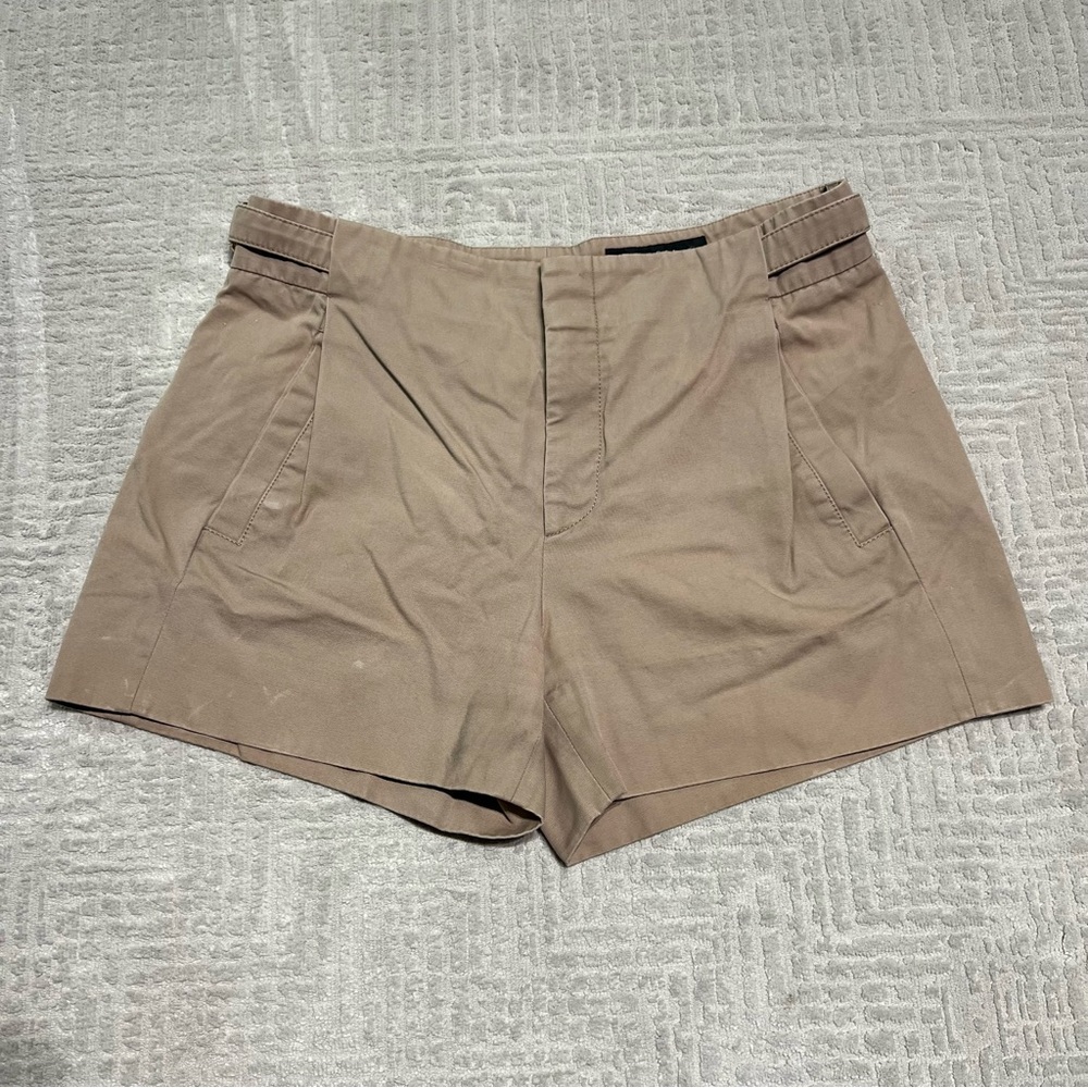 Gucci Italy Beige Cotton Ladies Chino Gold D Ring Pockets Shorts 42